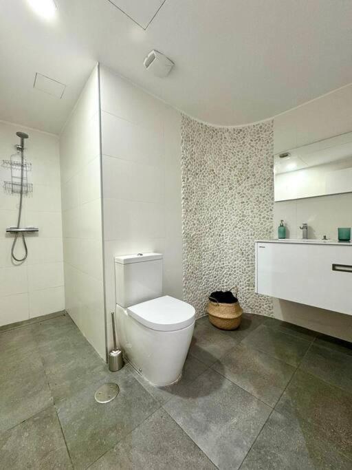Piso Nuevo En El Puertito De Gueimar Al Lado Del Mar Realizamos Servicio De Excursiones Con Guia Puertito de Guimar Eksteriør billede
